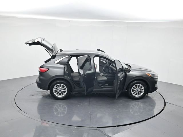Certified 2020 Ford Escape SE image 46