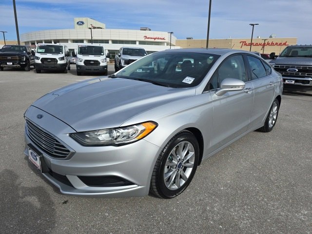 Certified 2017 Ford Fusion SE w/ Fusion SE Technology Package image 7