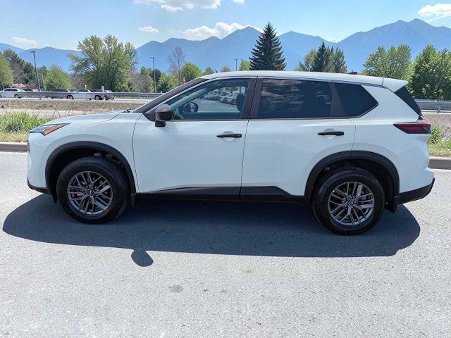Used 2025 Nissan Rogue S AWD/4WD image 3