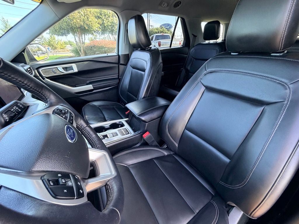 Certified 2023 Ford Explorer XLT w/ Equipment Group 202A RWD image 24