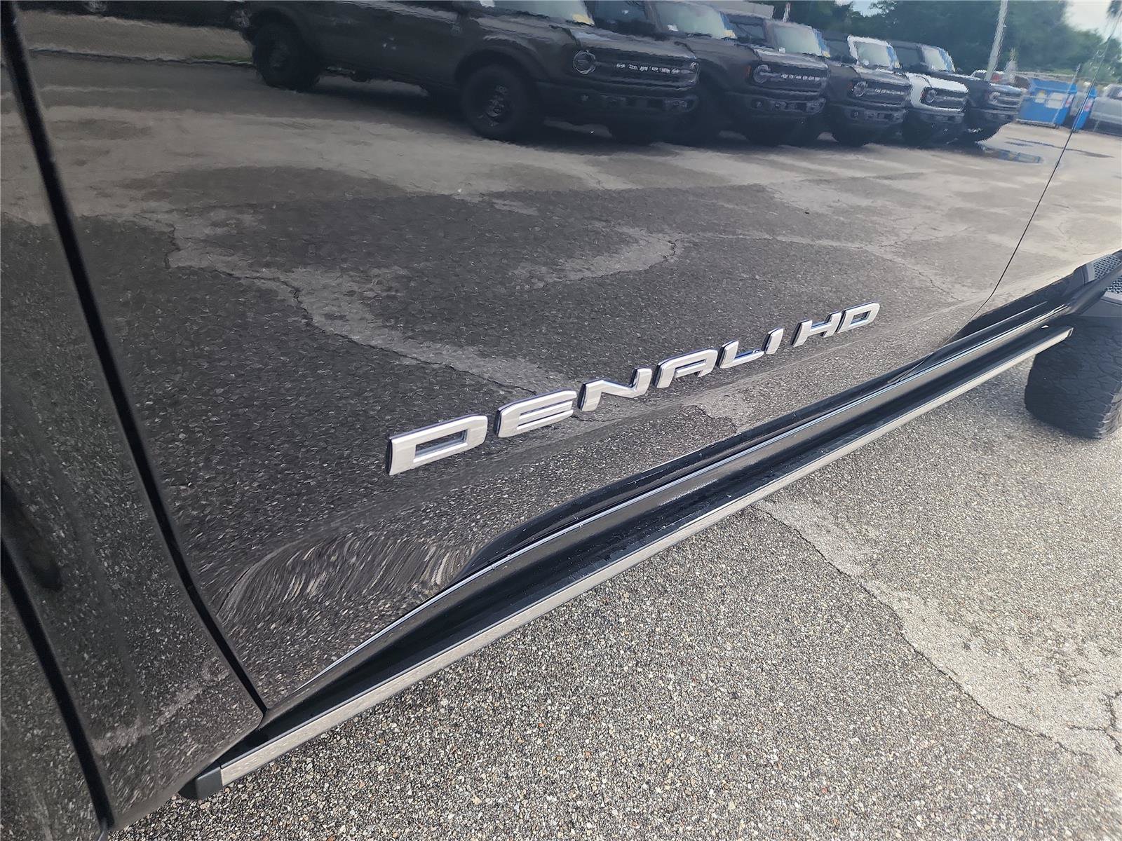 Used 2023 GMC Sierra 2500 Denali w/ Denali Ultimate Package AWD/4WD image 12