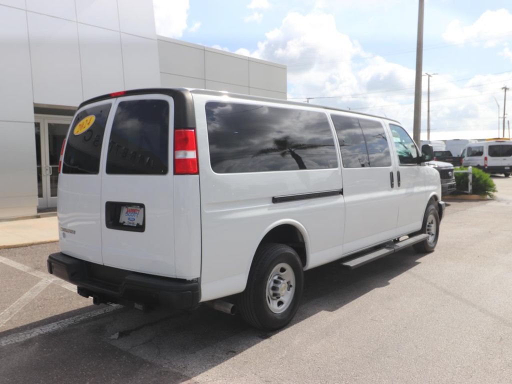Used 2024 Chevrolet Express 3500 LS RWD image 18