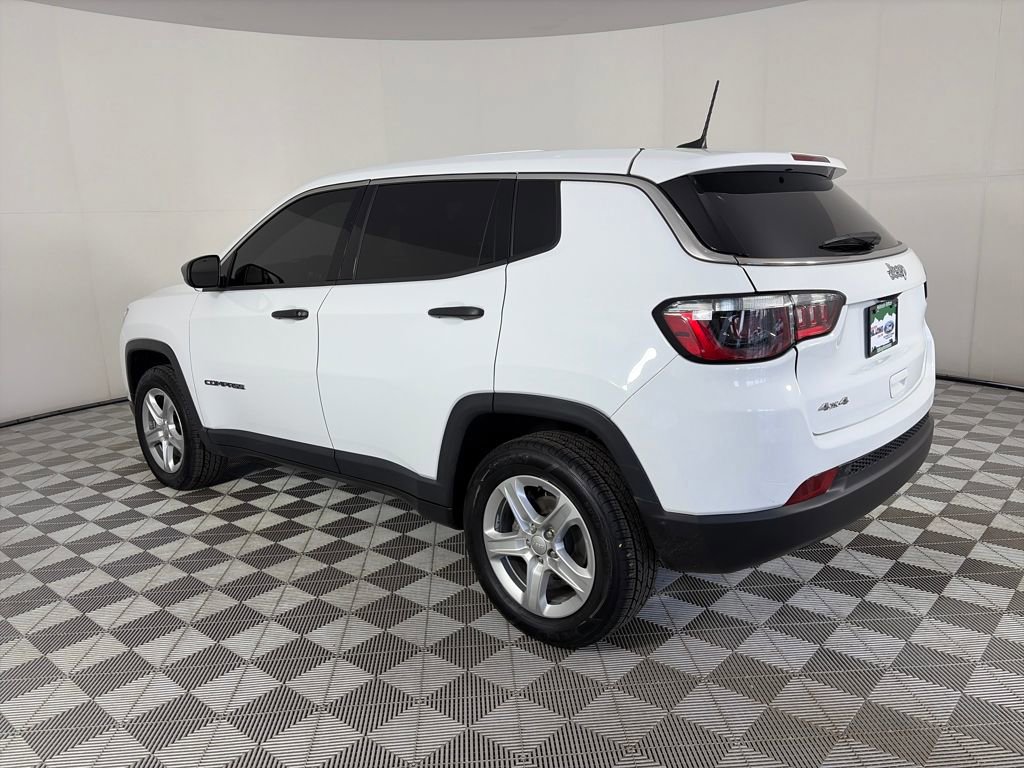 Used 2023 Jeep Compass Sport image 3