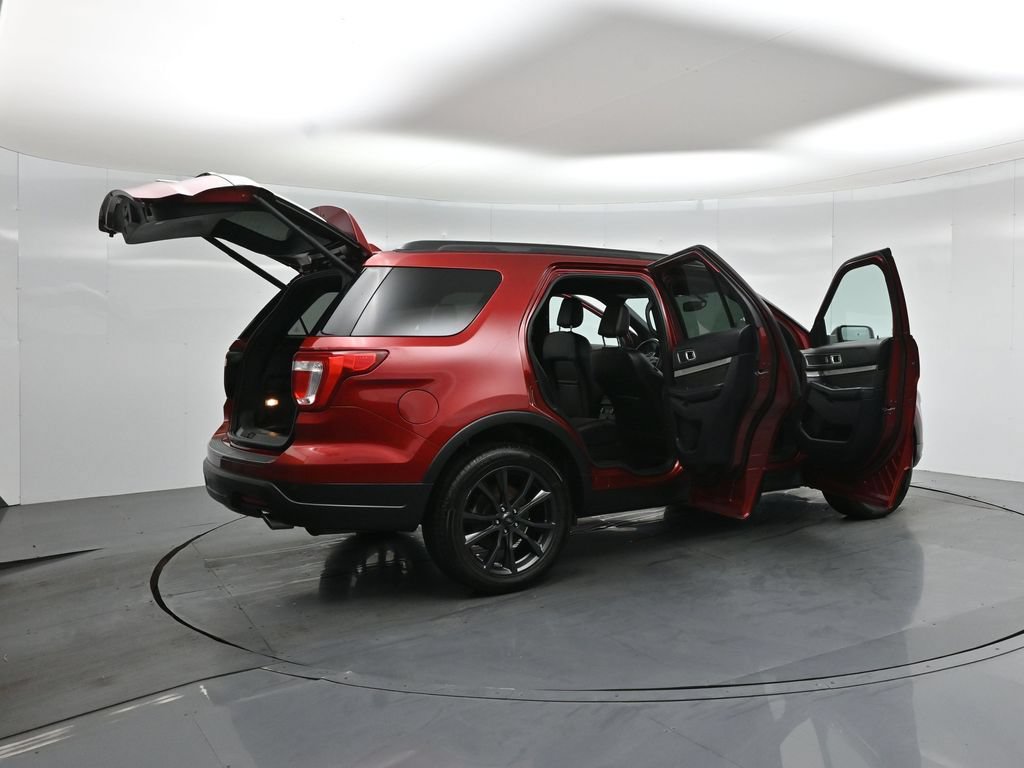 Certified 2019 Ford Explorer XLT w/ Equipment Group 202A FWD image 6