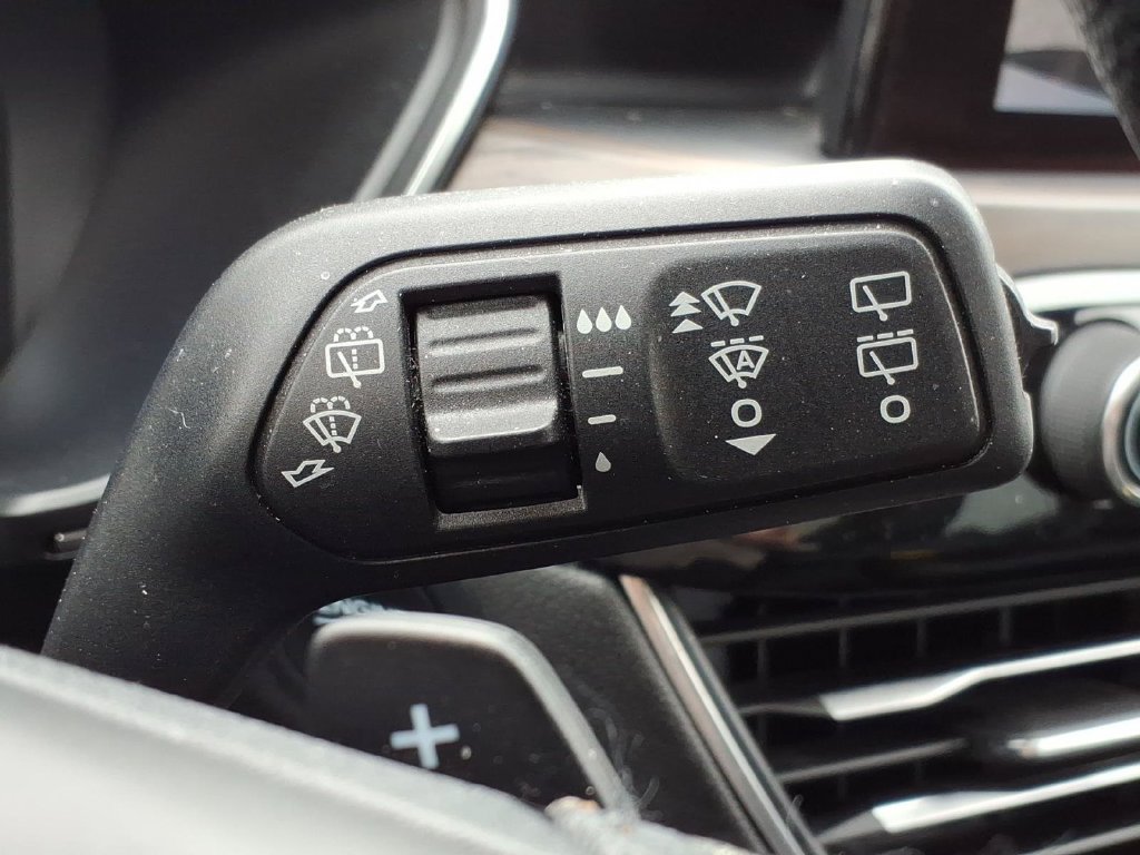 Certified 2020 Ford Escape Titanium AWD/4WD image 26