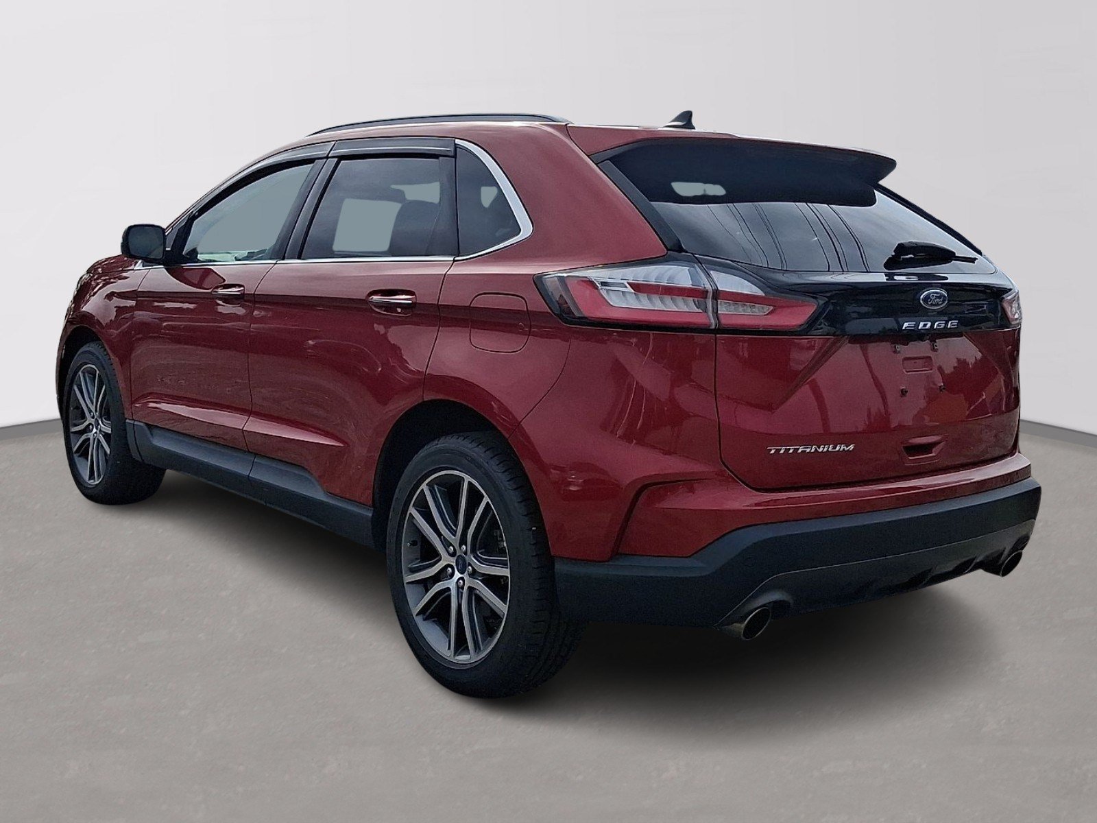 Certified 2021 Ford Edge Titanium w/ Cargo Accessory Package FWD image 4