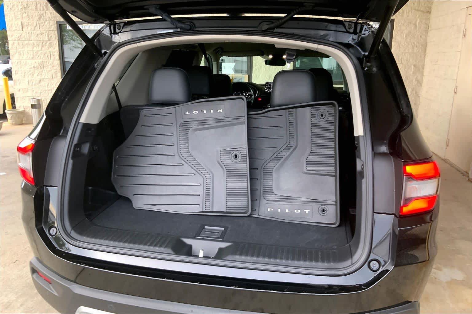 Used 2025 Honda Pilot EX-L image 32