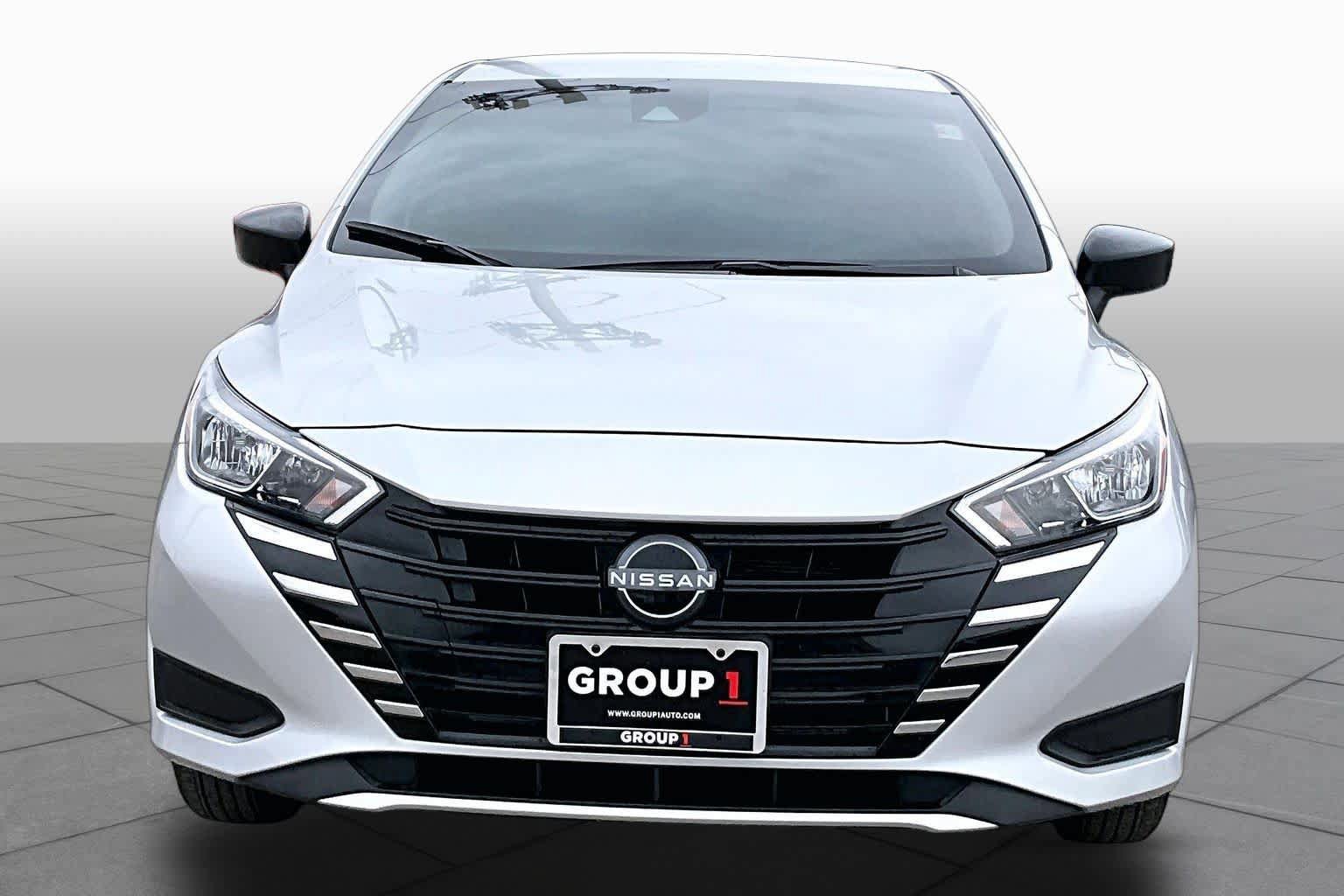 Used 2024 Nissan Versa S FWD image 4