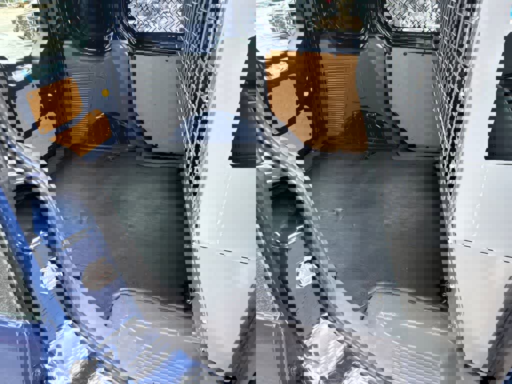 Certified 2020 Ford Transit Connect XL image 14