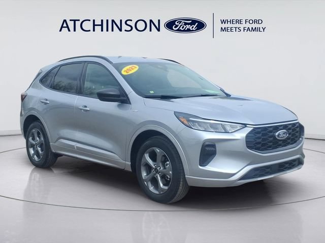 Certified 2023 Ford Escape ST-Line w/ Tech Pack #1 AWD/4WD image 3