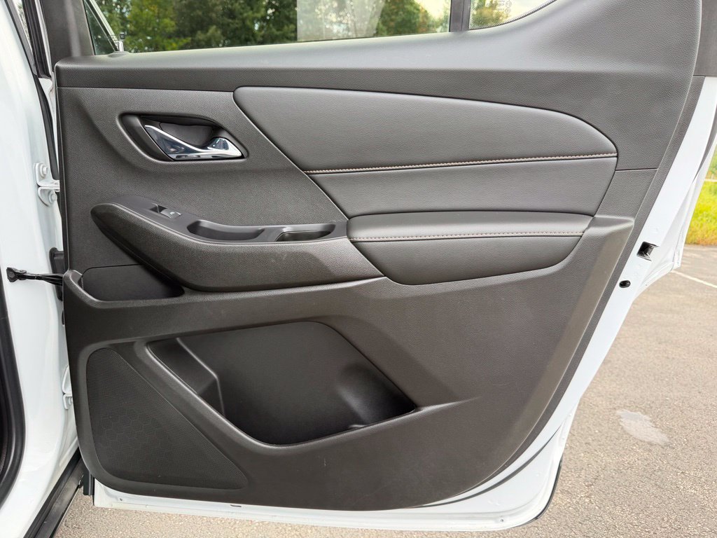 Used 2021 Chevrolet Traverse LT FWD image 22