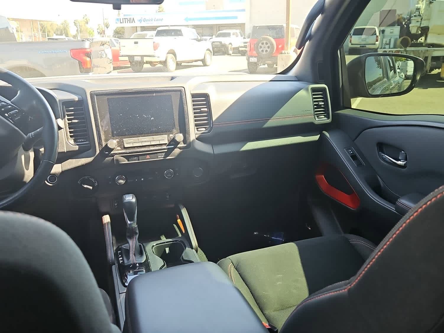 Used 2024 Nissan Frontier PRO-4X w/ Pro Convenience Package image 10