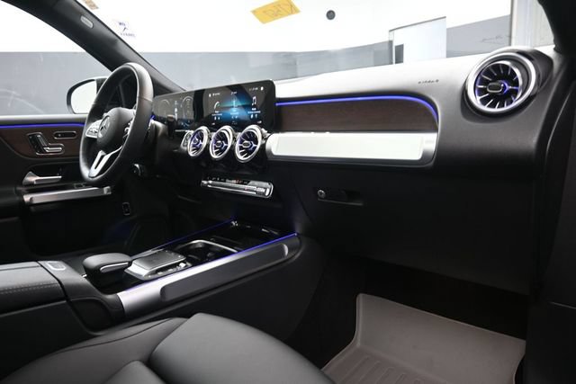 Used 2022 Mercedes-Benz GLB 250 4MATIC image 29
