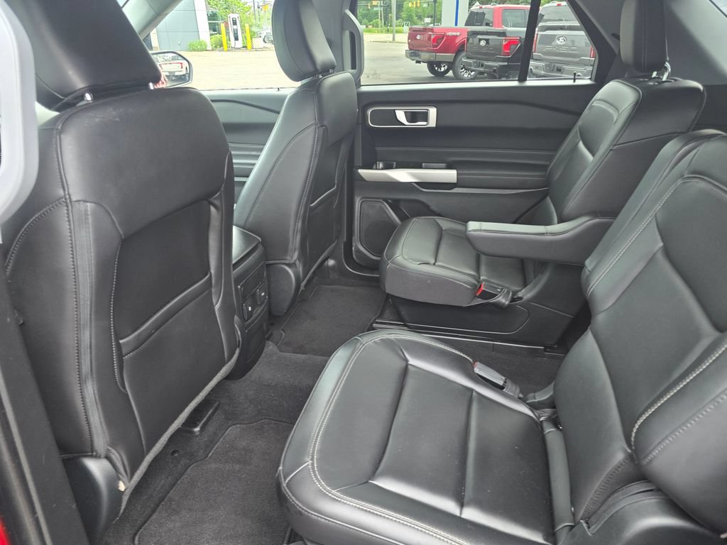 Certified 2023 Ford Explorer XLT w/ Equipment Group 202A AWD/4WD image 10