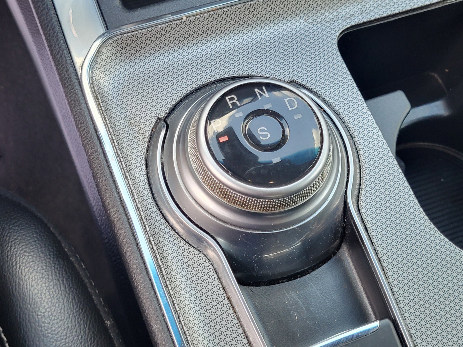 Certified 2022 Ford Edge ST image 25