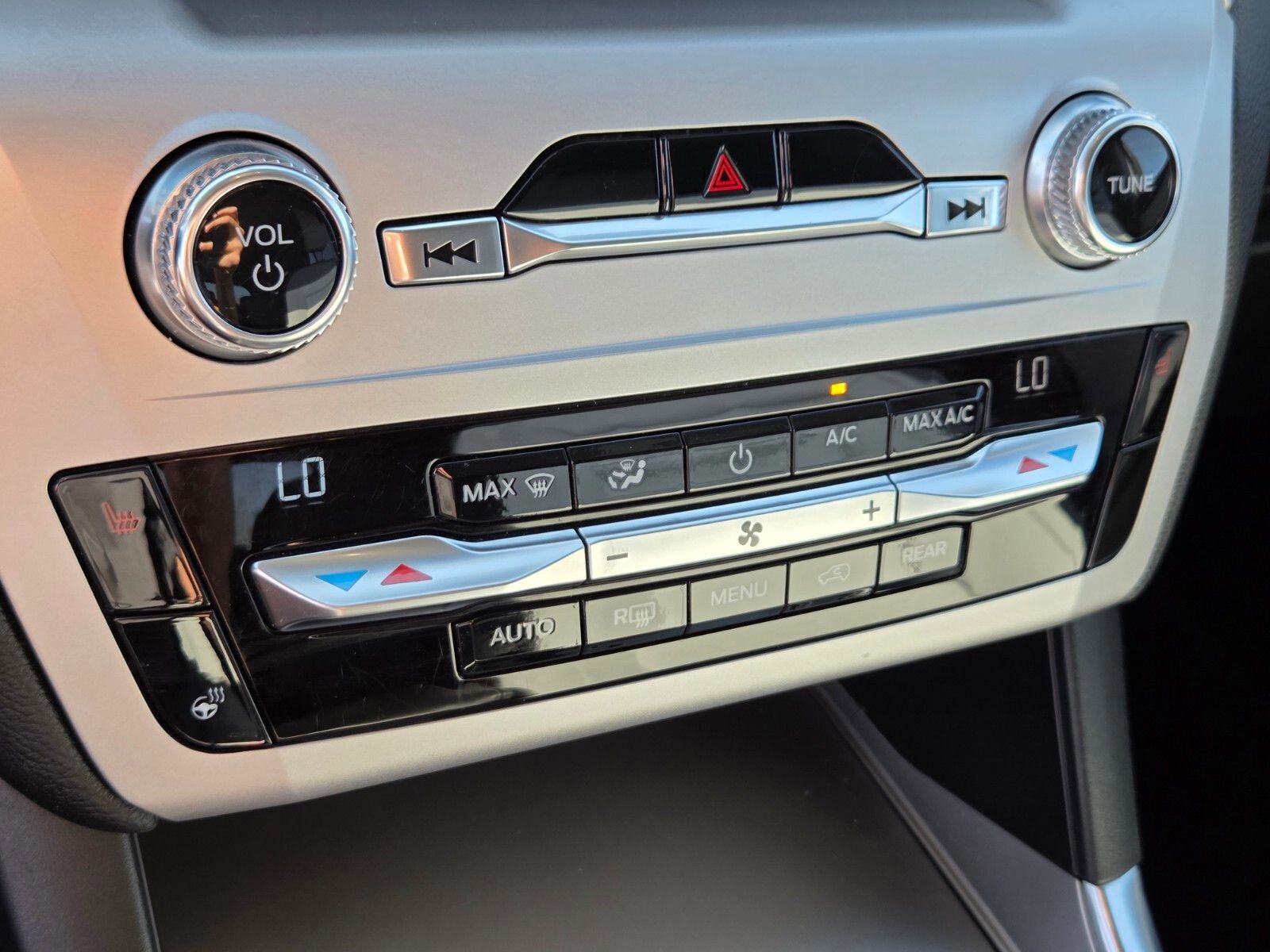 Certified 2021 Ford Explorer XLT w/ Equipment Group 202A image 23