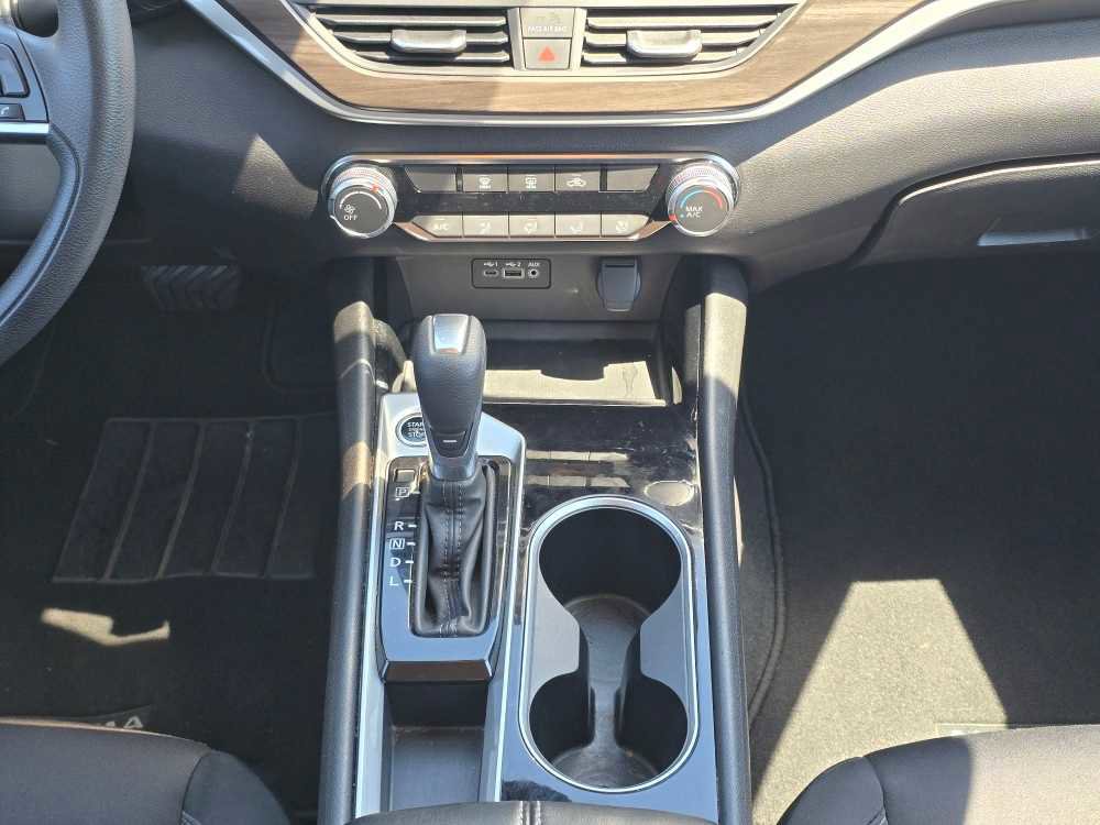 Used 2024 Nissan Altima 2.5 SV FWD image 13