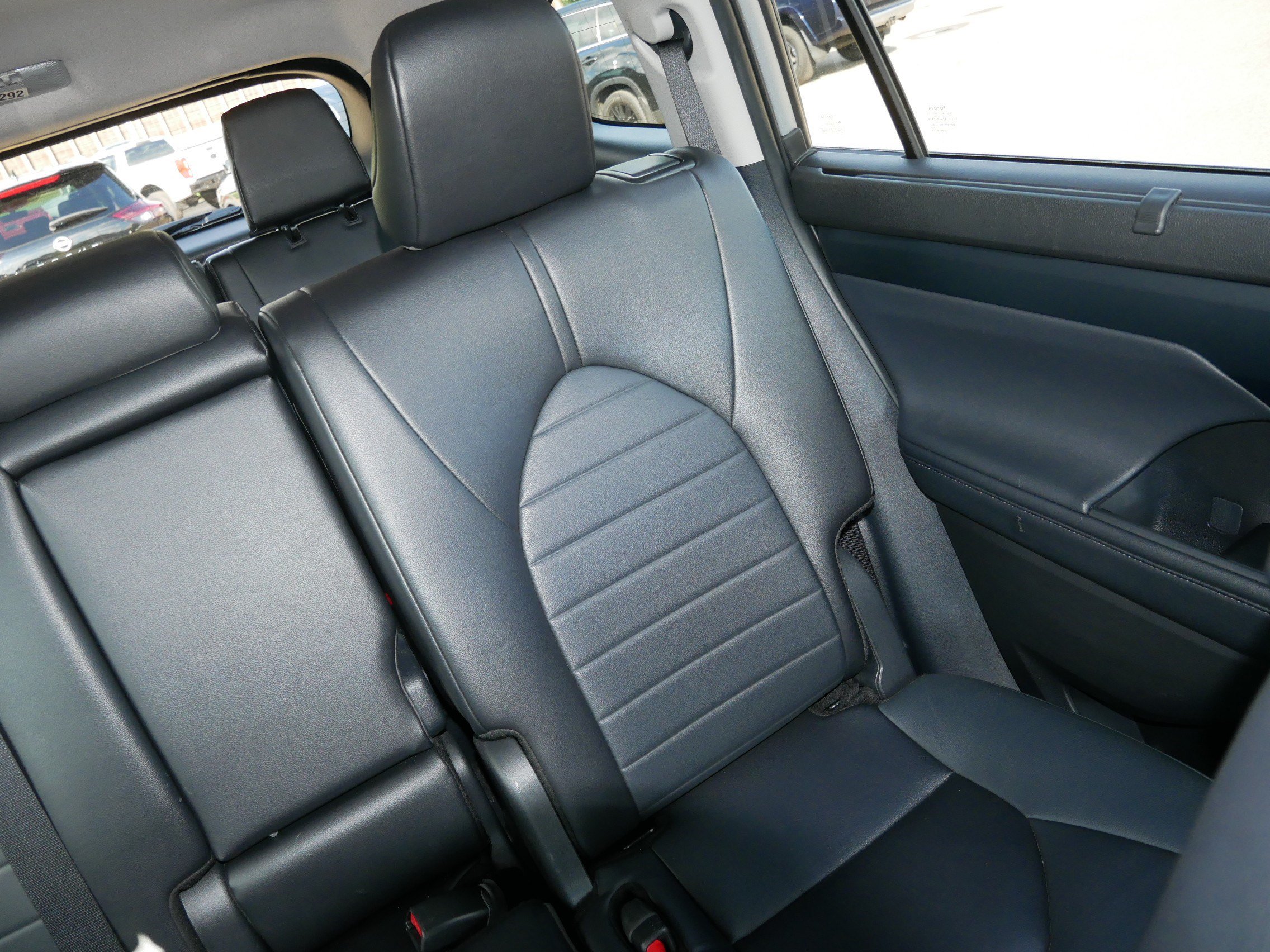 Used 2024 Toyota Highlander XLE AWD/4WD image 14