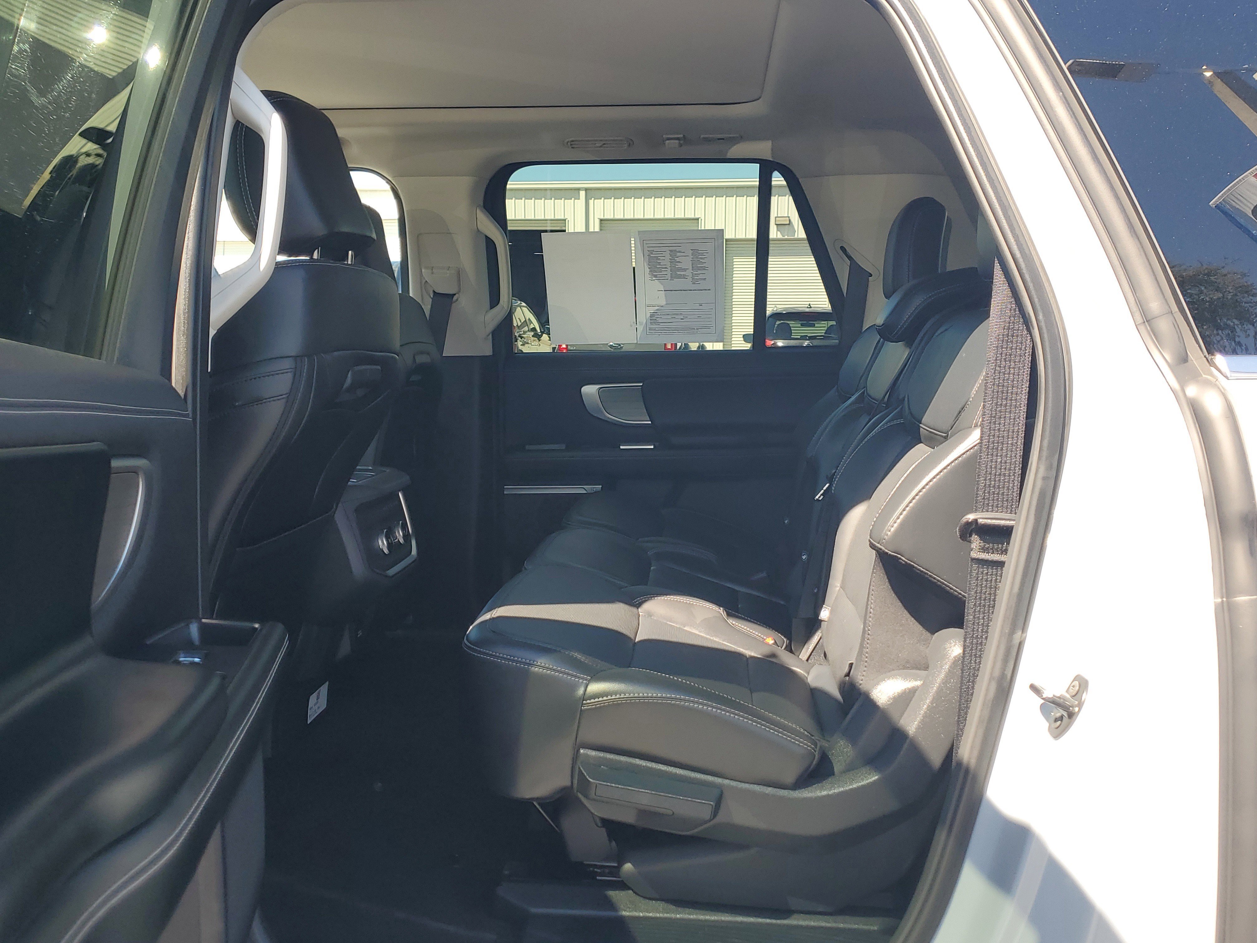 Certified 2025 Ford Expedition Max Platinum image 13