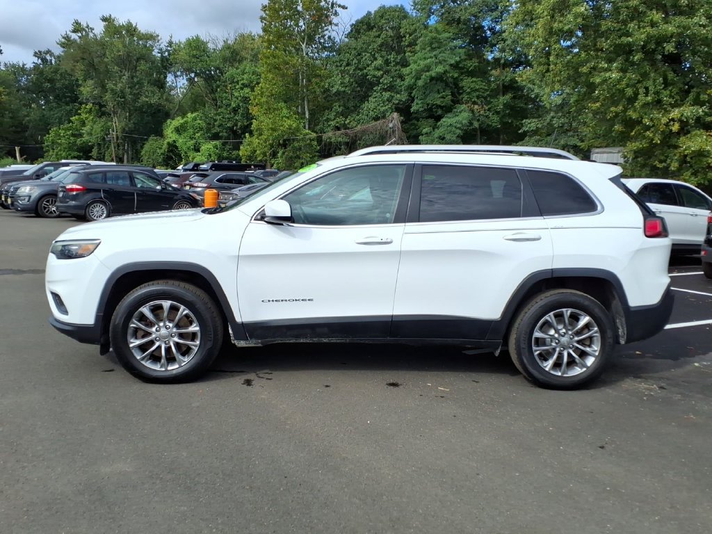 Used 2019 Jeep Cherokee Latitude Plus w/ Comfort/Convenience Group AWD/4WD image 19