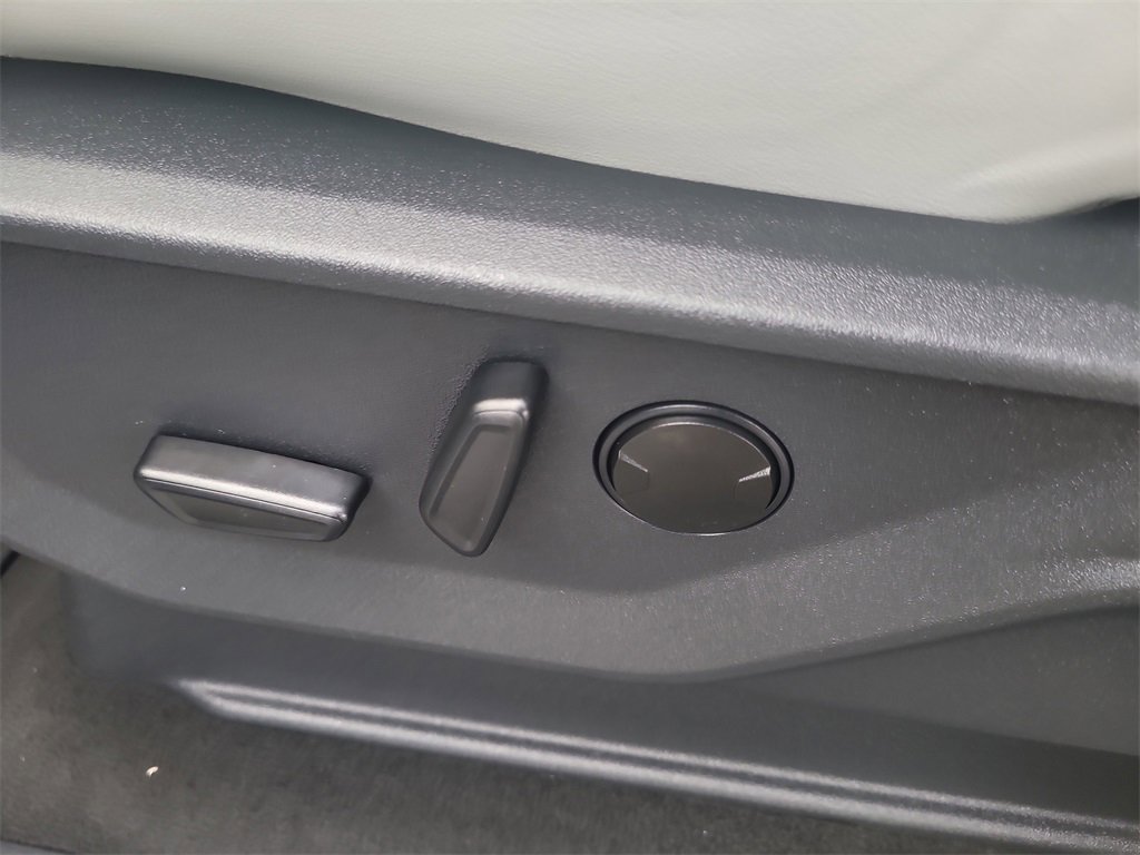 Certified 2025 Ford Expedition Platinum image 21