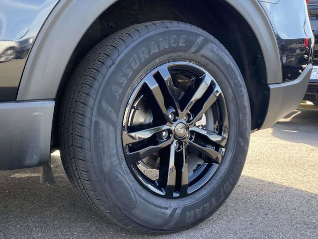 Certified 2024 Ford Explorer XLT w/ Equipment Group 202A AWD/4WD image 11