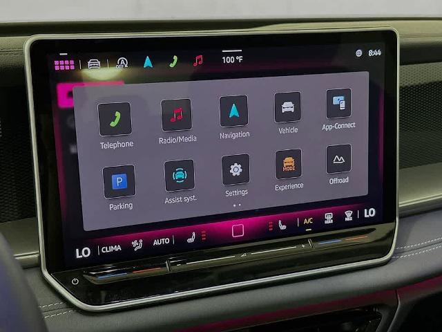 Used 2025 Volkswagen Tiguan SE w/ Panoramic Sunroof Package AWD/4WD image 17
