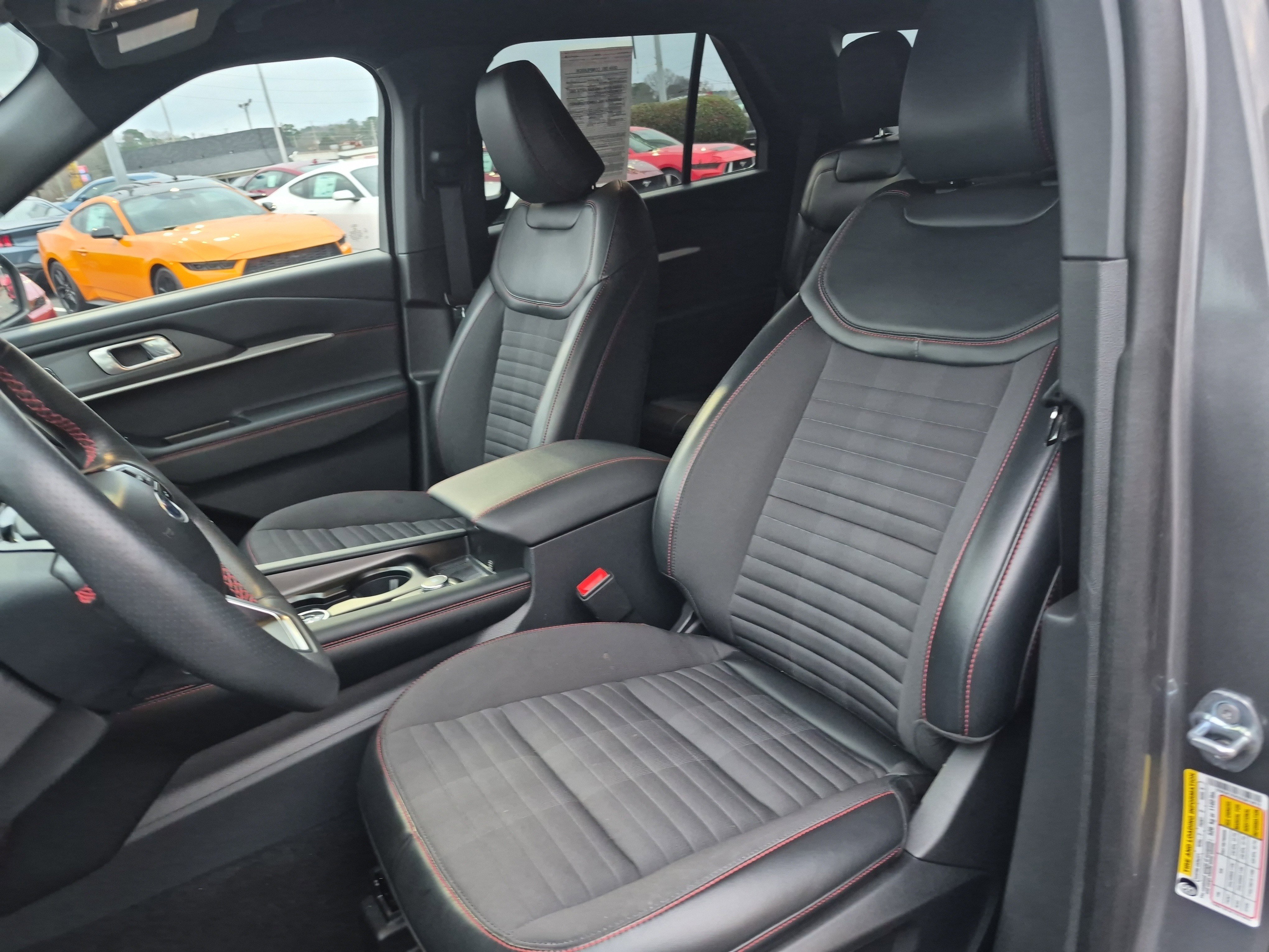 Certified 2025 Ford Explorer ST-Line image 11