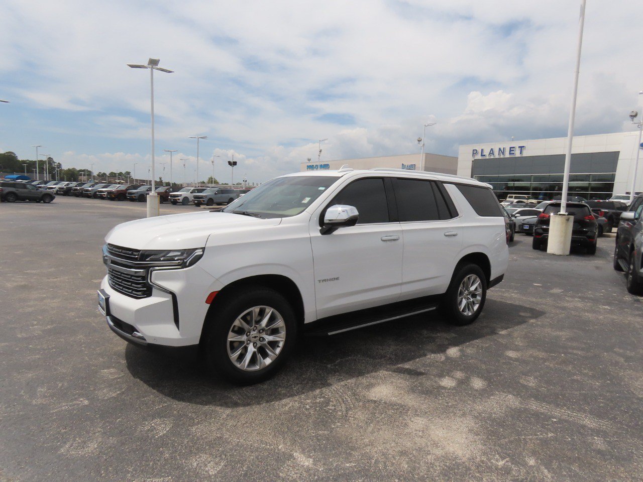 Used 2023 Chevrolet Tahoe Premier RWD image 2