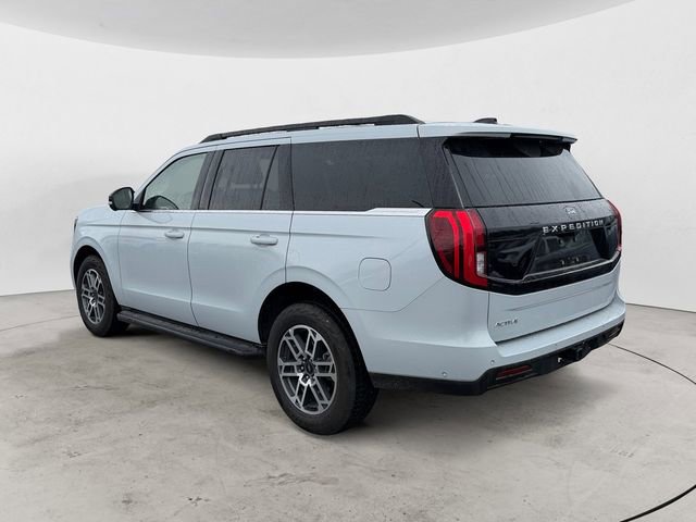 Certified 2025 Ford Expedition Active AWD/4WD image 3