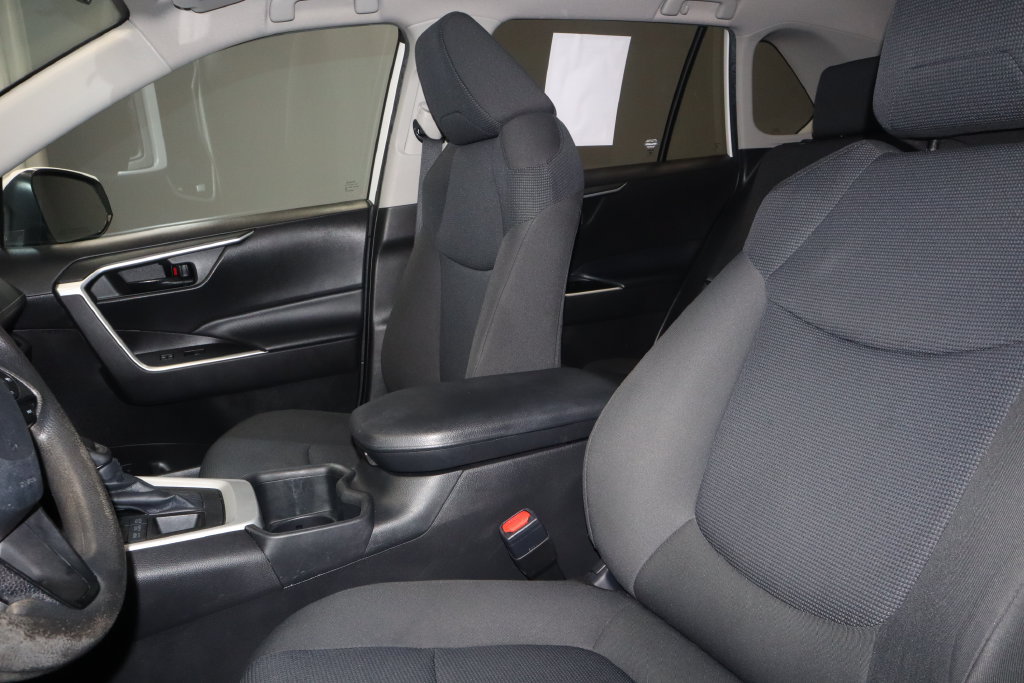 Used 2022 Toyota RAV4 LE AWD/4WD image 20