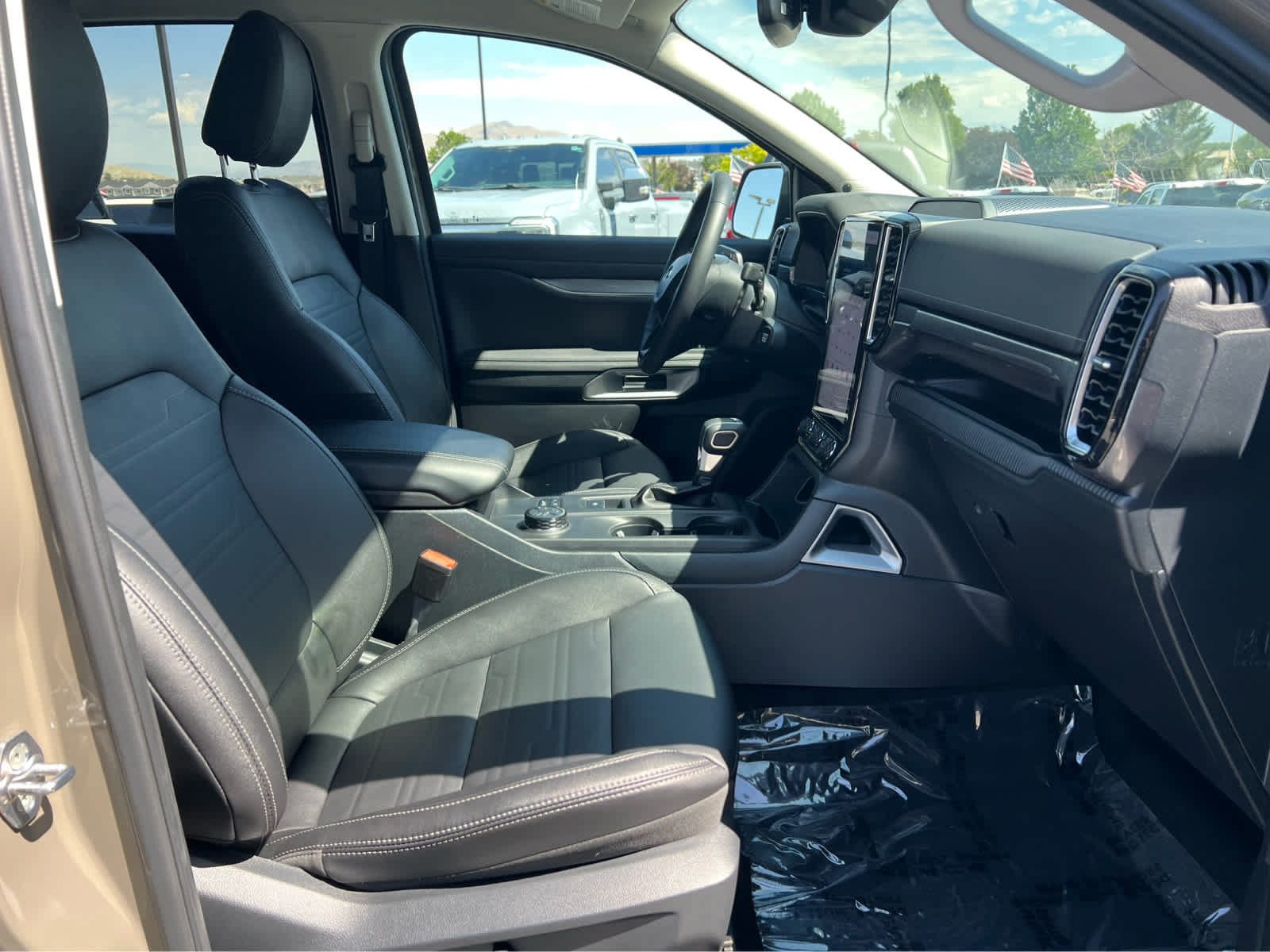 Certified 2025 Ford Ranger Lariat w/ FX4 Off-Road Package AWD/4WD image 17