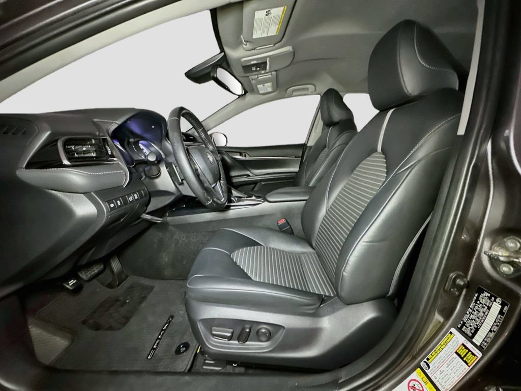 Used 2019 Toyota Camry SE w/ Convenience Package FWD image 20