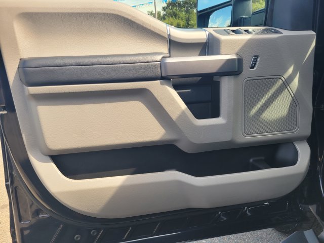 Certified 2022 Ford F350 XLT w/ XLT Premium Package AWD/4WD image 16