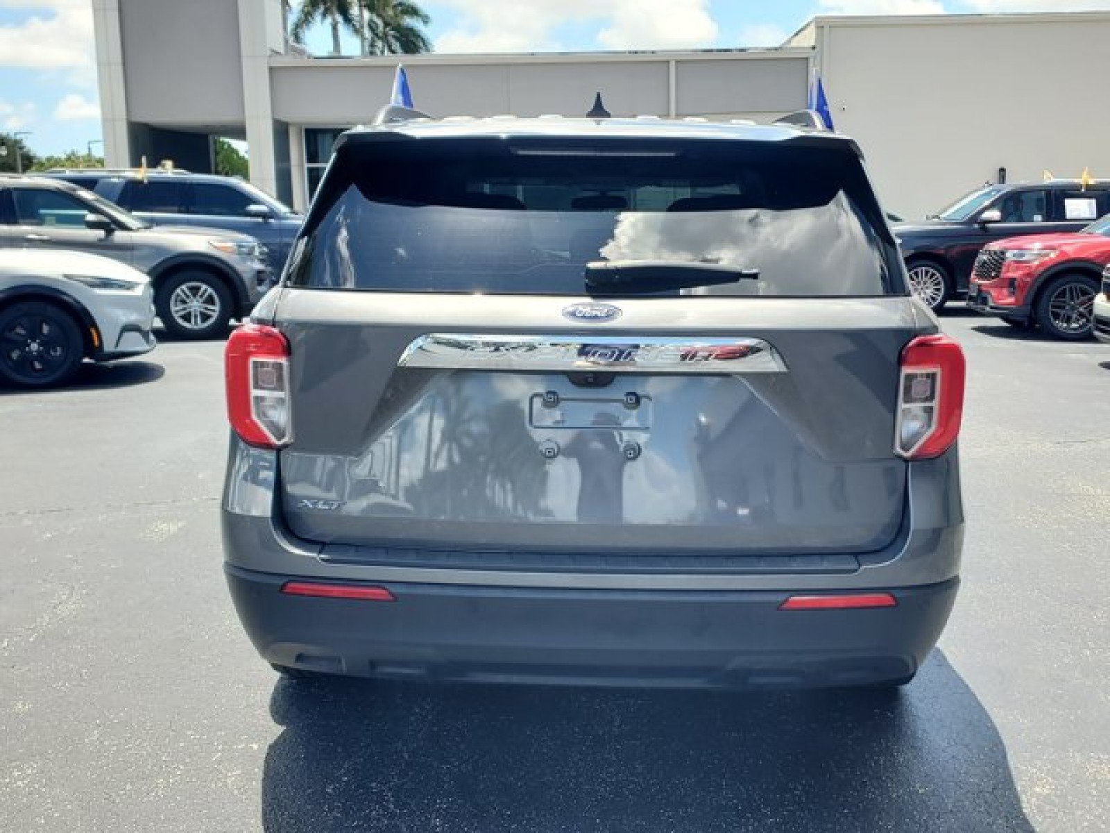 Certified 2023 Ford Explorer XLT RWD image 6