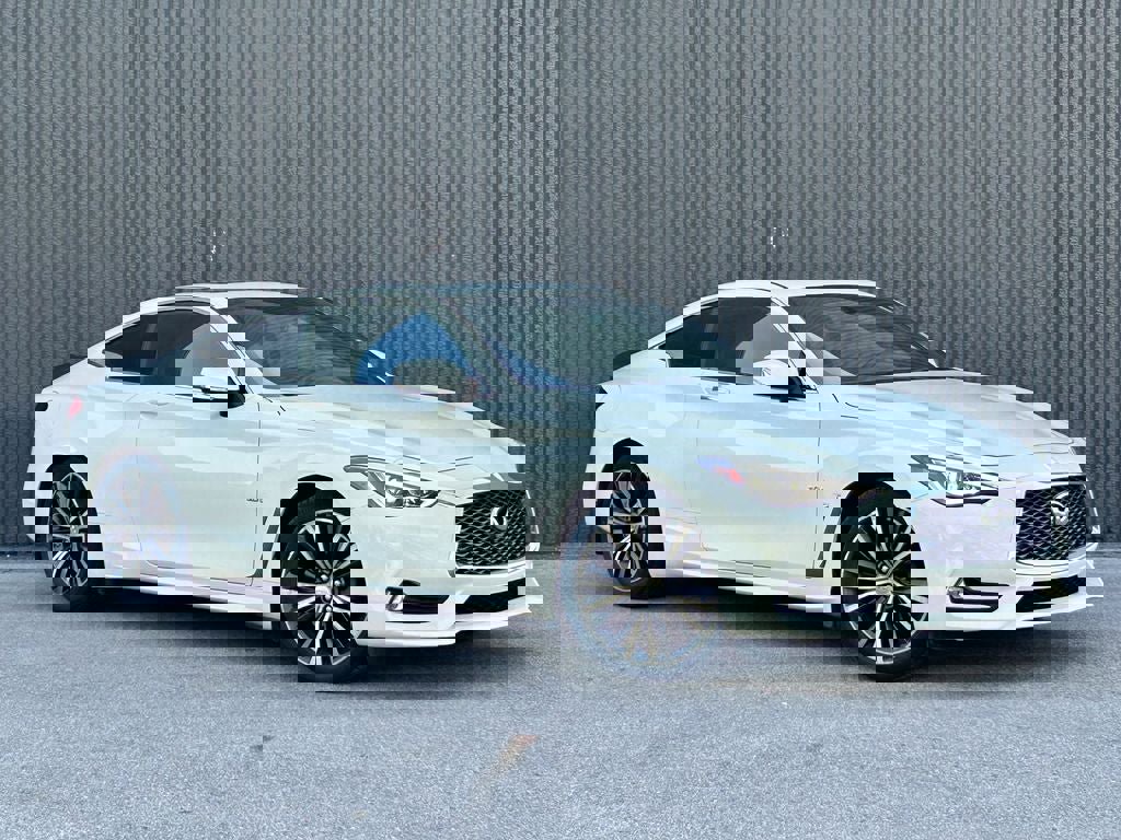 Used 2017 INFINITI Q60 w/ Cargo Package AWD/4WD image 8