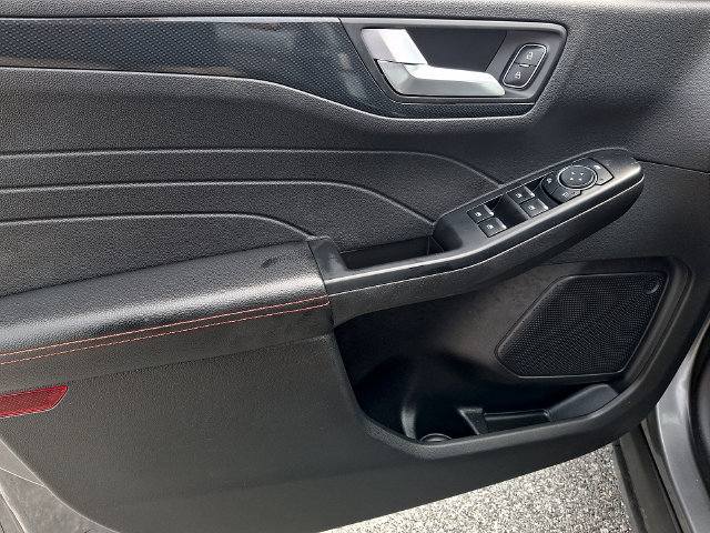 Certified 2025 Ford Escape ST-Line FWD image 12