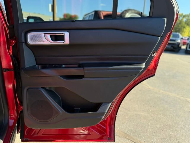 Certified 2020 Ford Explorer Platinum w/ Premium Technology Package image 30