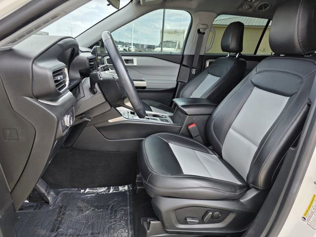 Certified 2022 Ford Explorer XLT w/ Equipment Group 202A image 12