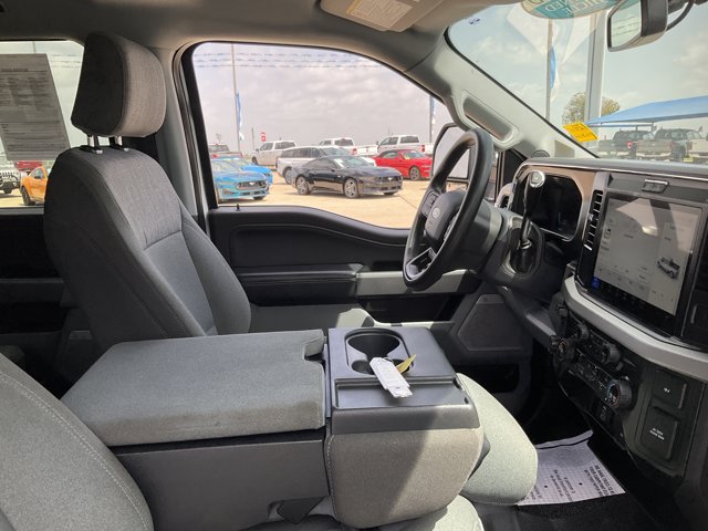 Certified 2025 Ford F250 XLT w/ Black Appearance Package AWD/4WD image 21
