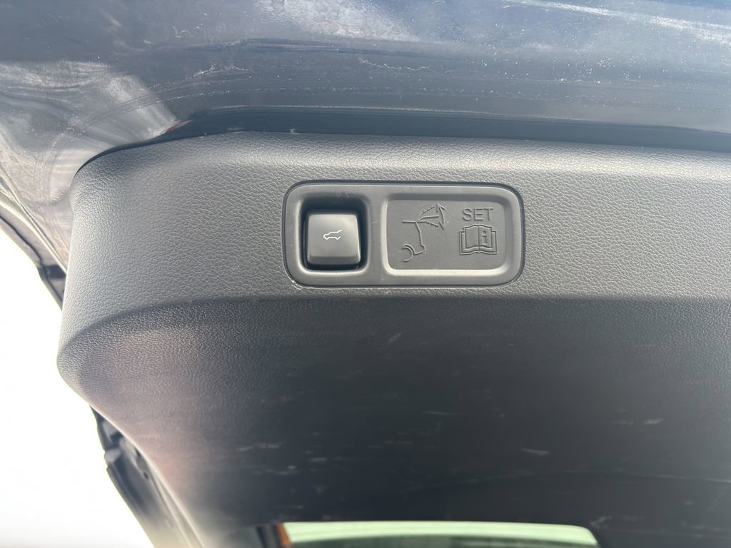 Certified 2024 Ford Expedition Limited image 9