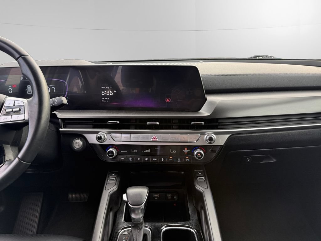 Used 2025 Kia Telluride S FWD image 11