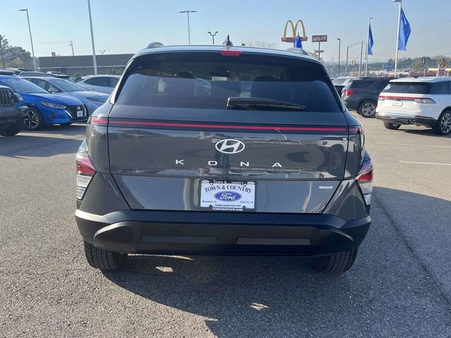 Used 2025 Hyundai Kona SEL AWD/4WD image 3
