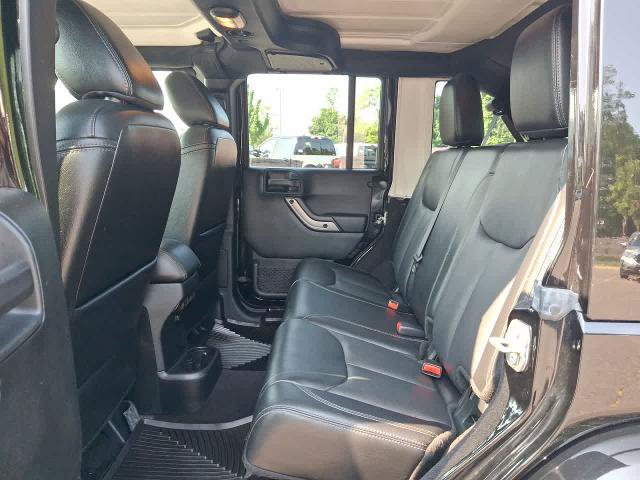 Used 2018 Jeep Wrangler Unlimited Sahara AWD/4WD image 26