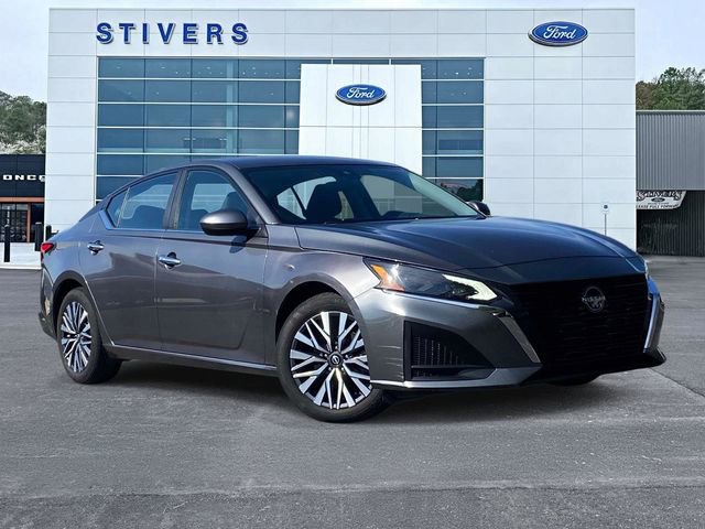 Used 2023 Nissan Altima 2.5 SV FWD image 1