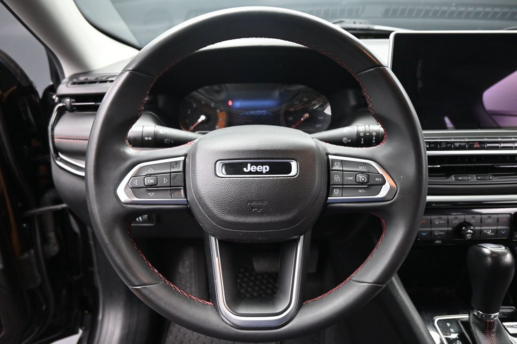 Used 2022 Jeep Compass Trailhawk AWD/4WD image 11