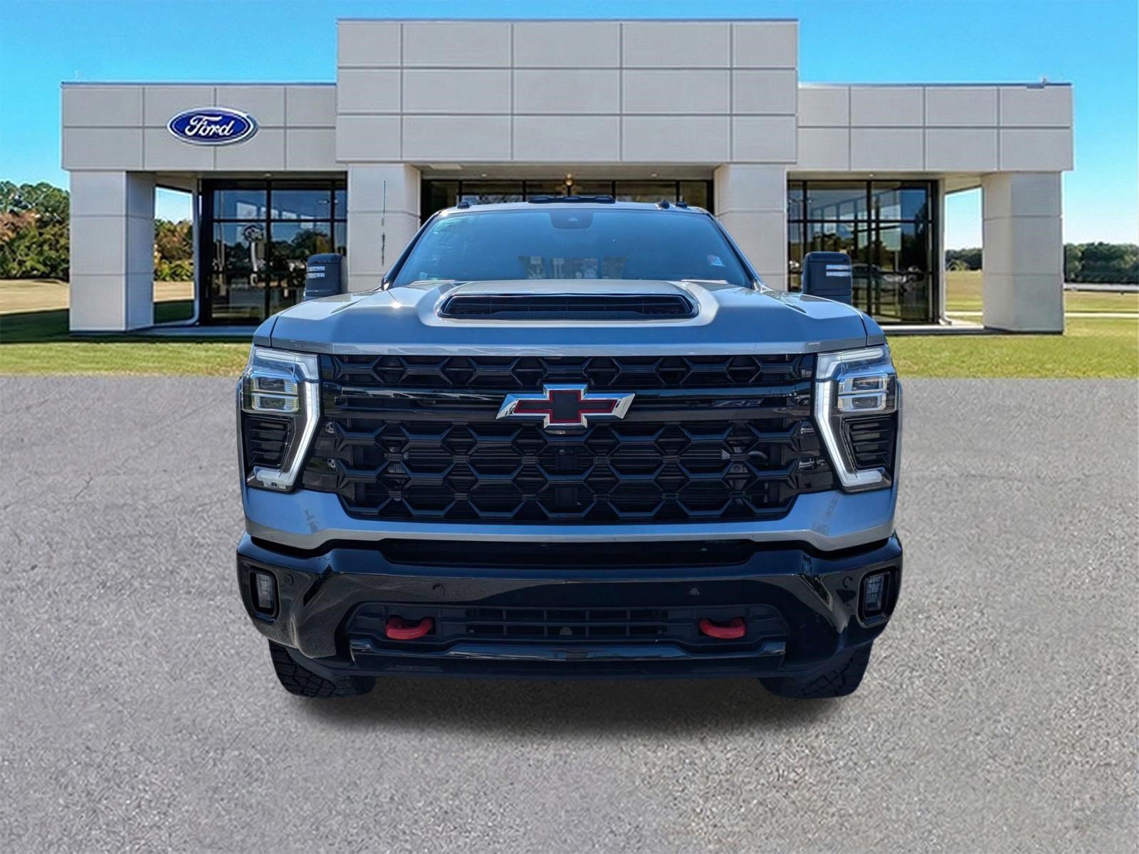 Used 2025 Chevrolet Silverado 2500 ZR2 w/ Technology Package AWD/4WD image 9