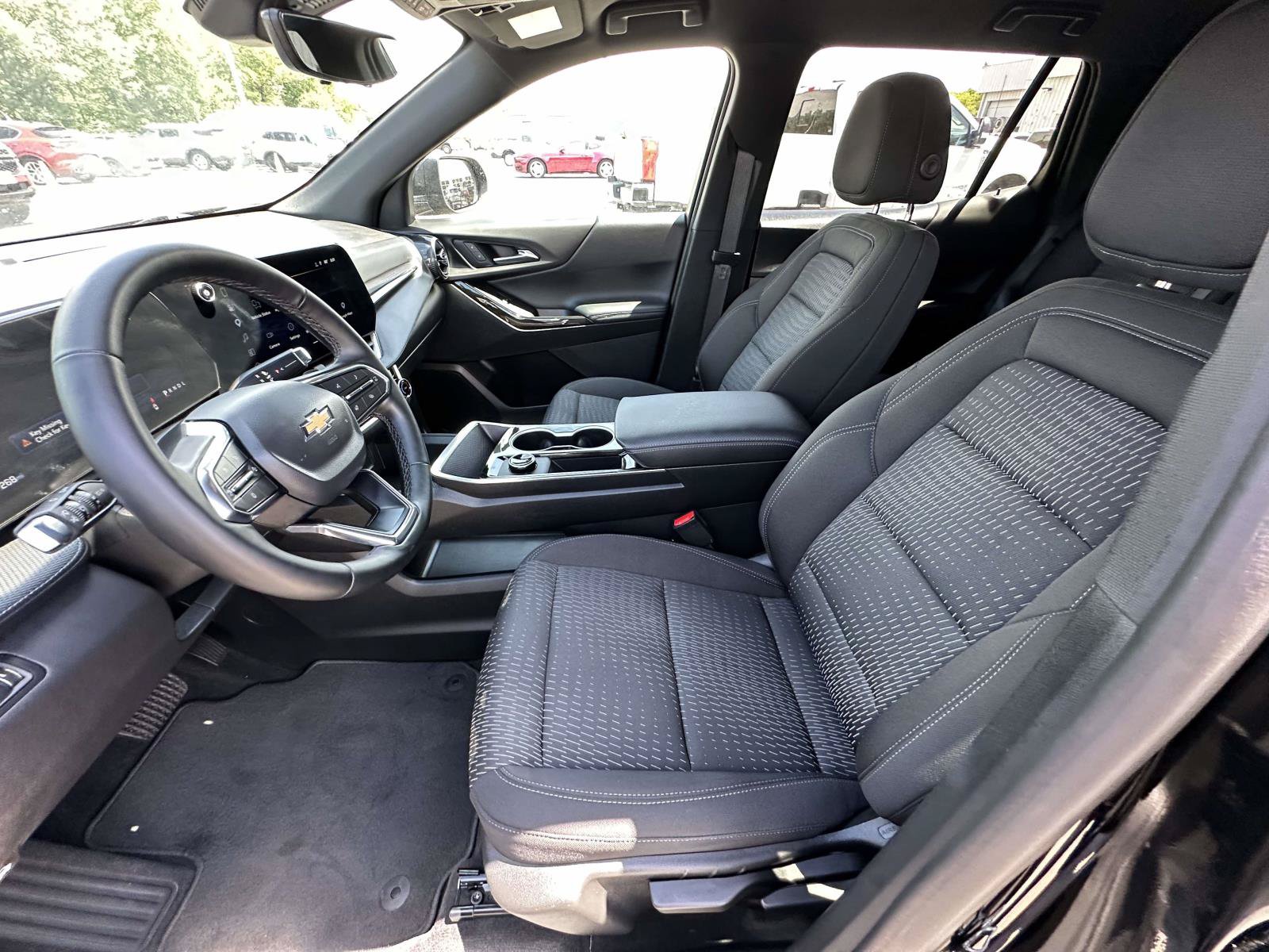 Used 2026 Chevrolet Equinox LT w/ Safety and Technology Package FWD image 20