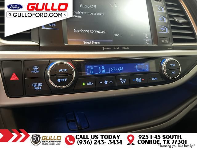 Used 2019 Toyota Highlander SE w/ Nightshade Edition FWD image 28