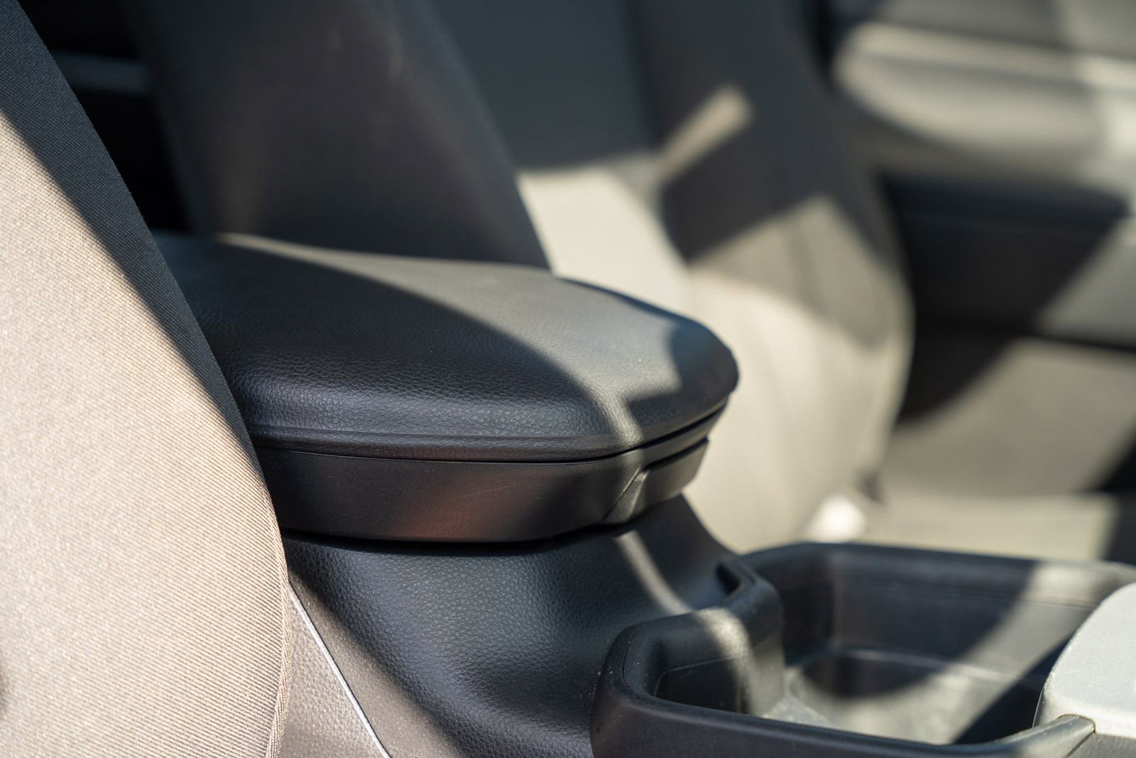 Used 2020 Toyota RAV4 LE FWD image 11